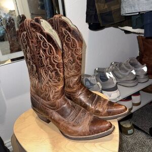 Ariat Scalloped Boots